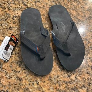 NWT Men’s RAINBOW Sandals